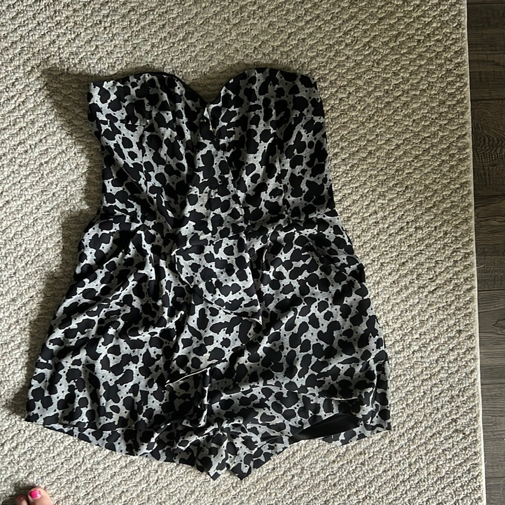 ✨ 3 for 20✨ Express Strapless Romper